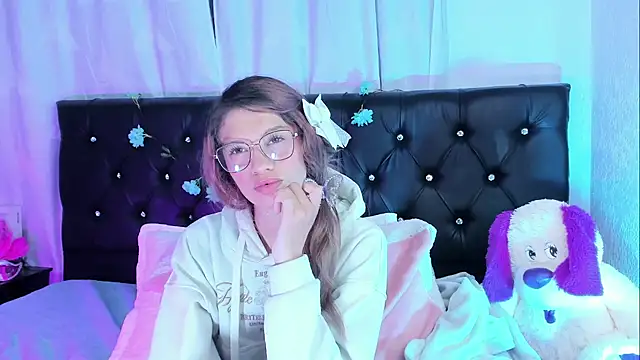 Sofiia_cute_ Chat XXX live