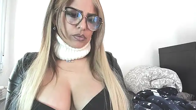 Онлайн чат XXX CristalDivine