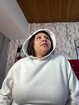 Larissa_Antonella 现场XXX聊天