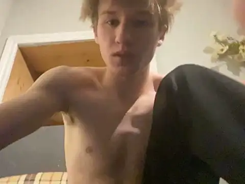 yourwhiteboy1 webcam show
