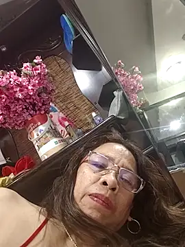 HotsexyNaughtysweetbaby webkamerás műsora