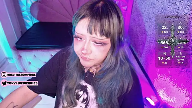 toky_doll Adlı Modelin Canlı XXX Sohbeti