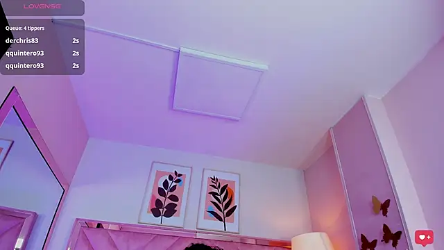 Chat XXX en directo de DemiJones_