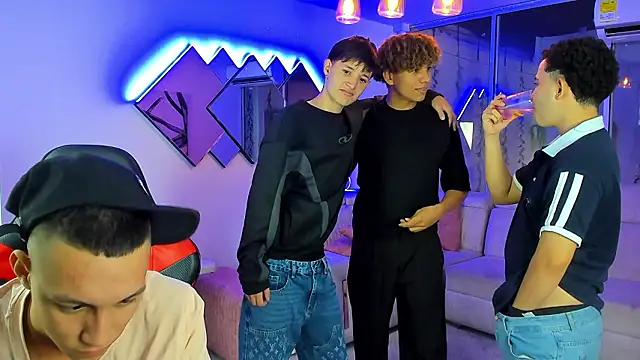 Houseofwarrios: απευθείας συνομιλία ΧΧΧ