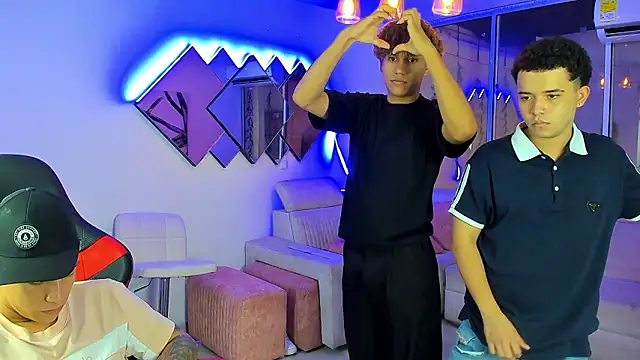 Houseofwarrios' Live XXX Chat