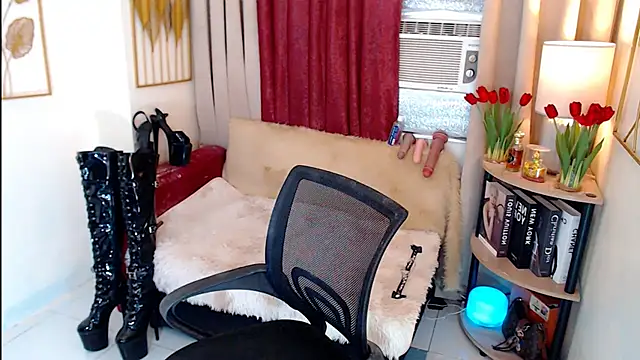 HorseCockIvy – Naživo XXX chat