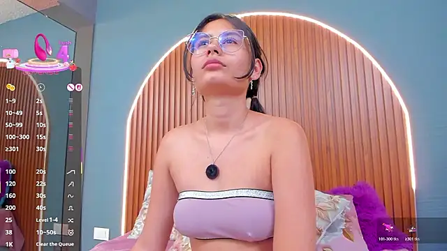 دردشة NayeCloud الجنسية المباشرة