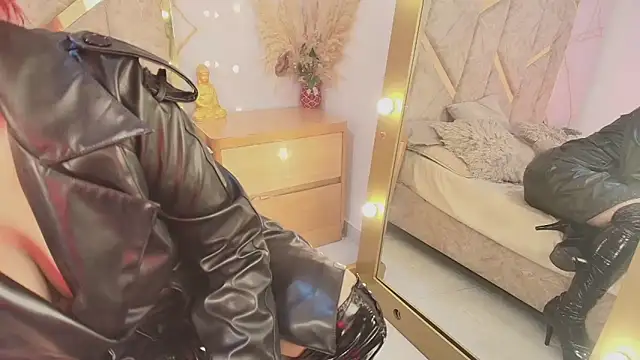 ALESKADUTH élő XXX-chatje