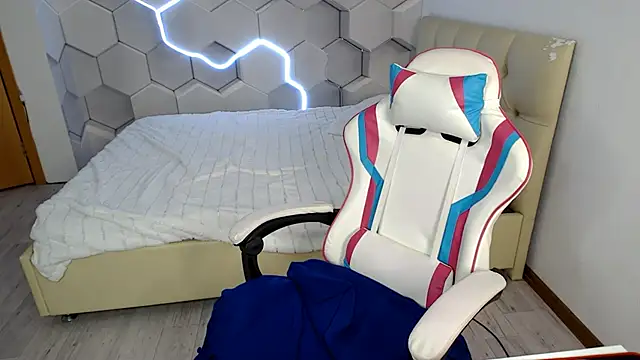 aliicemeow 现场XXX聊天