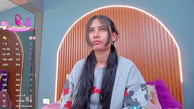 دردشة NayeCloud الجنسية المباشرة