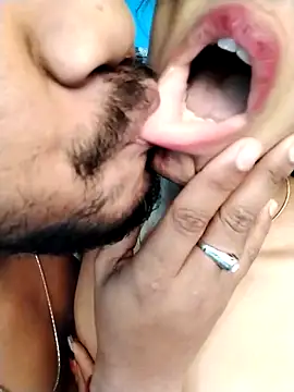 Hot-Jerry: διαδικτυακό σόου στην κάμερα