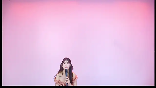 DX-003 Adlı Modelin Canlı XXX Sohbeti