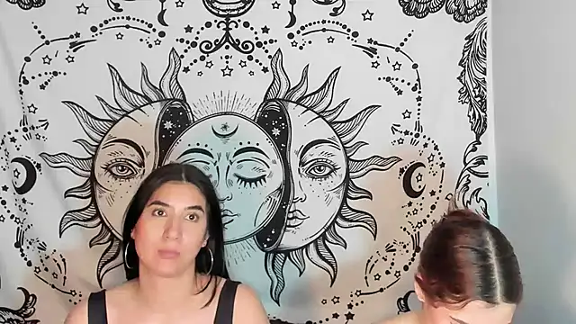 Abby_and_LanaのライブXXXチャット