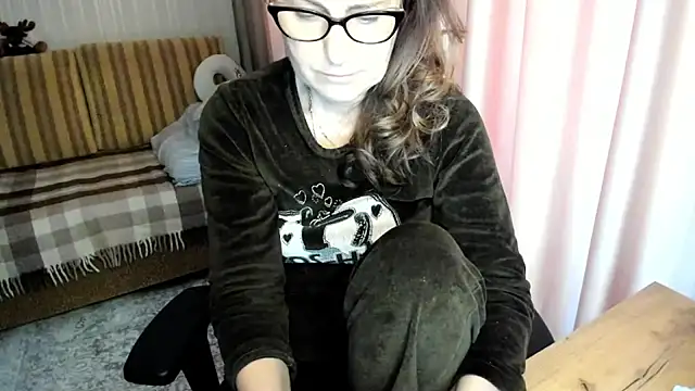 lauraoven Webcam-Show