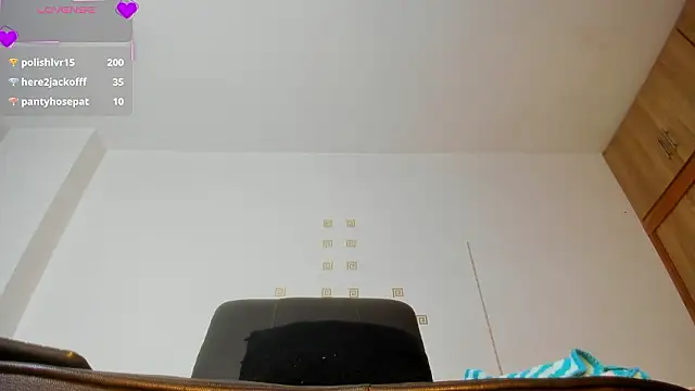 Chat +18 de violetmontan ao vivo