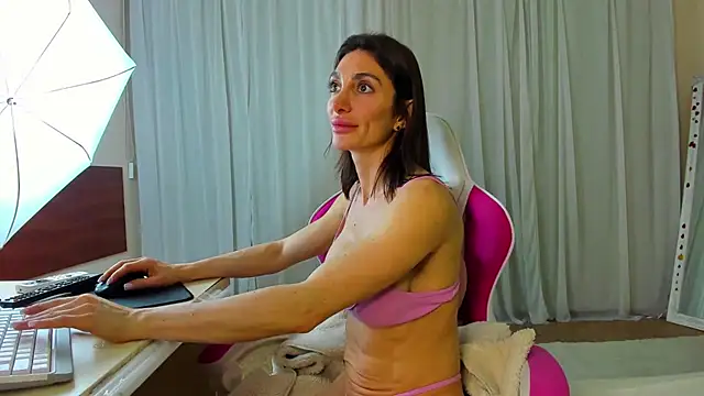 دردشة TinaFlames الجنسية المباشرة