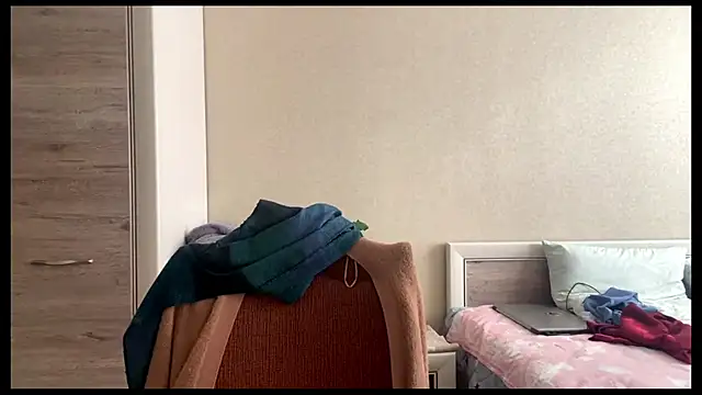 SeeKeatley Adlı Modelin Canlı XXX Sohbeti