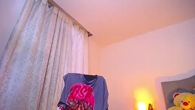 TOMBOYSEXX élő XXX-chatje