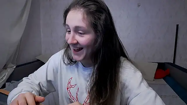 Holliy_Cooper élő XXX-chatje