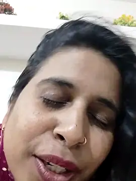 Show modela Your-Rasmalai na web-kameri