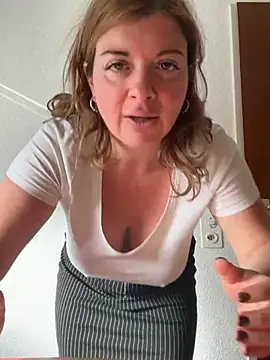 Lombada লাইভ XXX চ্যাট