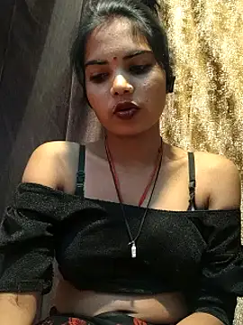 Sexy-Riyanshi: διαδικτυακό σόου στην κάμερα