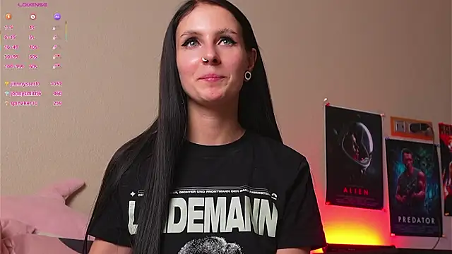 دردشة YaraAveiri الجنسية المباشرة