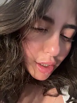 sukhakunis1's Live XXX Chat