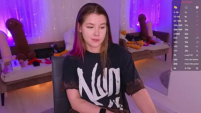 Mira_Falls Chat XXX live