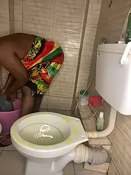 Miss_aerola: διαδικτυακό σόου στην κάμερα