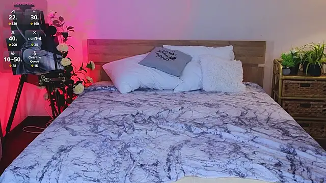 RedRubyMeow Chat XXX live