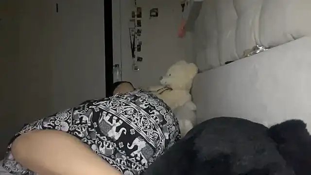 Show modela AriaMeire na web-kameri