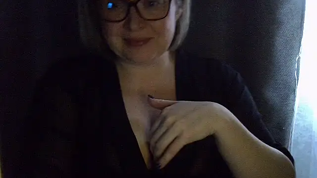 Show modela nanalsa na web-kameri