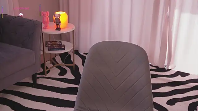 ElvaMell Chat XXX in diretta