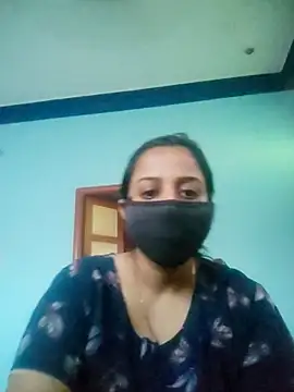 Tamil_shaliniのウェブカメラショー