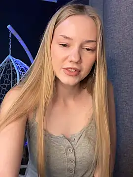 Chatroom XXX en direct de MilaMoone