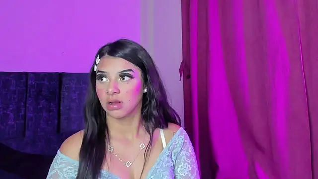 Holly_pink_ 即時 XXX 聊天