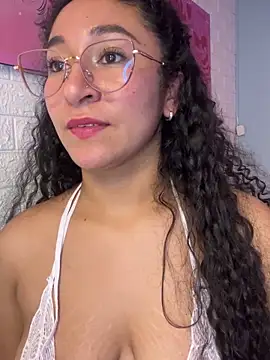 Dany_Moon_: διαδικτυακό σόου στην κάμερα