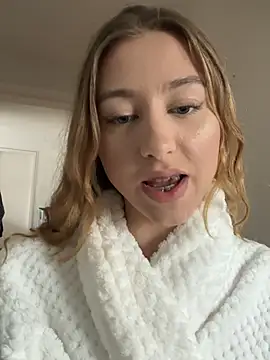 Show modela romyxxs na web-kameri