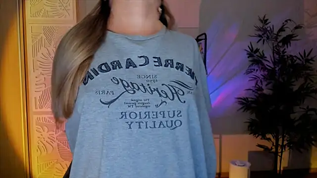 RebeccaMartinez élő XXX-chatje