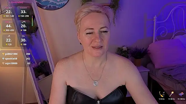 XXX chat uživo modela Nika_Smit