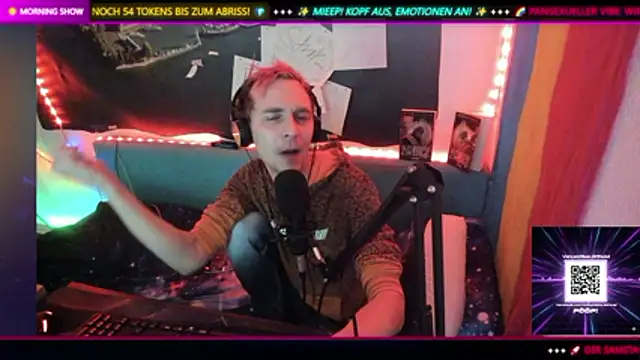 VelvetRise Show in webcam