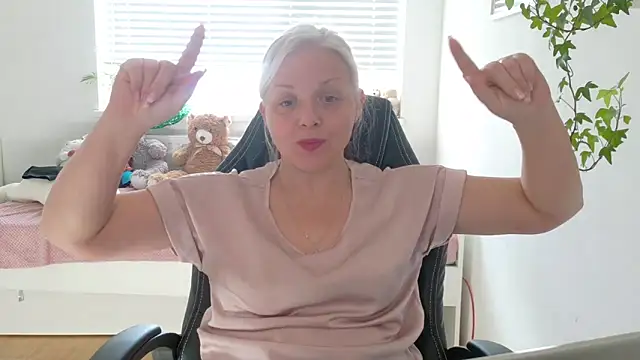 Živý XXX chat Linsy_Kim