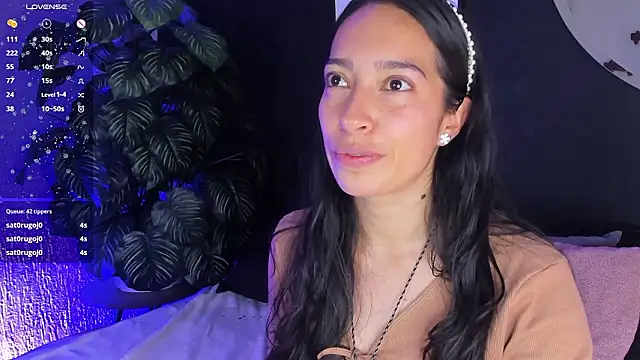 XXX chat uživo modela Noaah25_