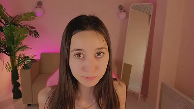 Nicole_Brownie Chat XXX in diretta