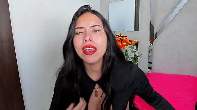 Chat XXX en directo de Alana_Hotterr