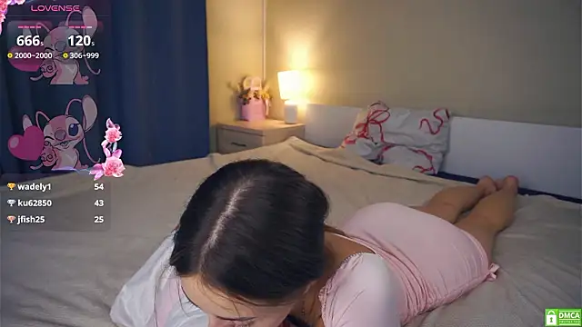 Онлайн чат XXX LoraDavi