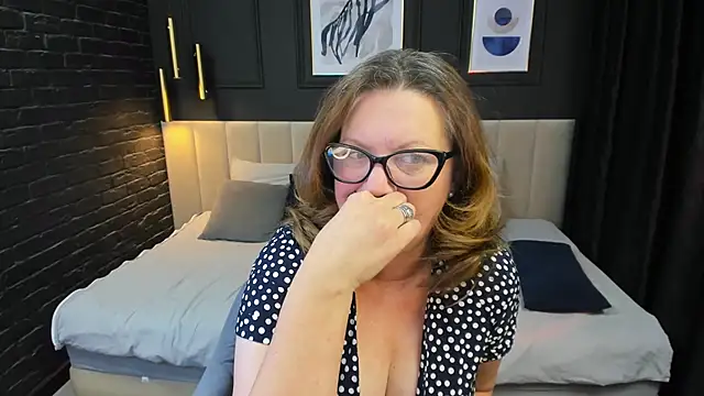 LeaPure élő XXX-chatje