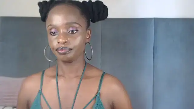 Chat XXX ao vivo de Jah-Queen