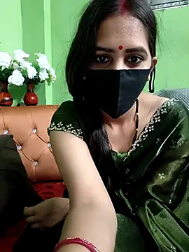 SareeQween143 Adlı Modelin Canlı XXX Sohbeti